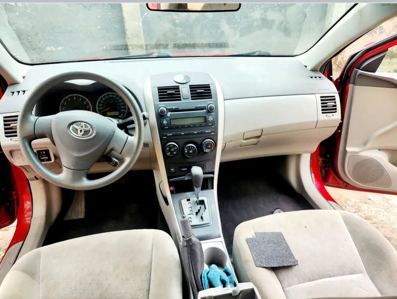 Thumbnail 4 of 2012 Toyota Corolla LE
